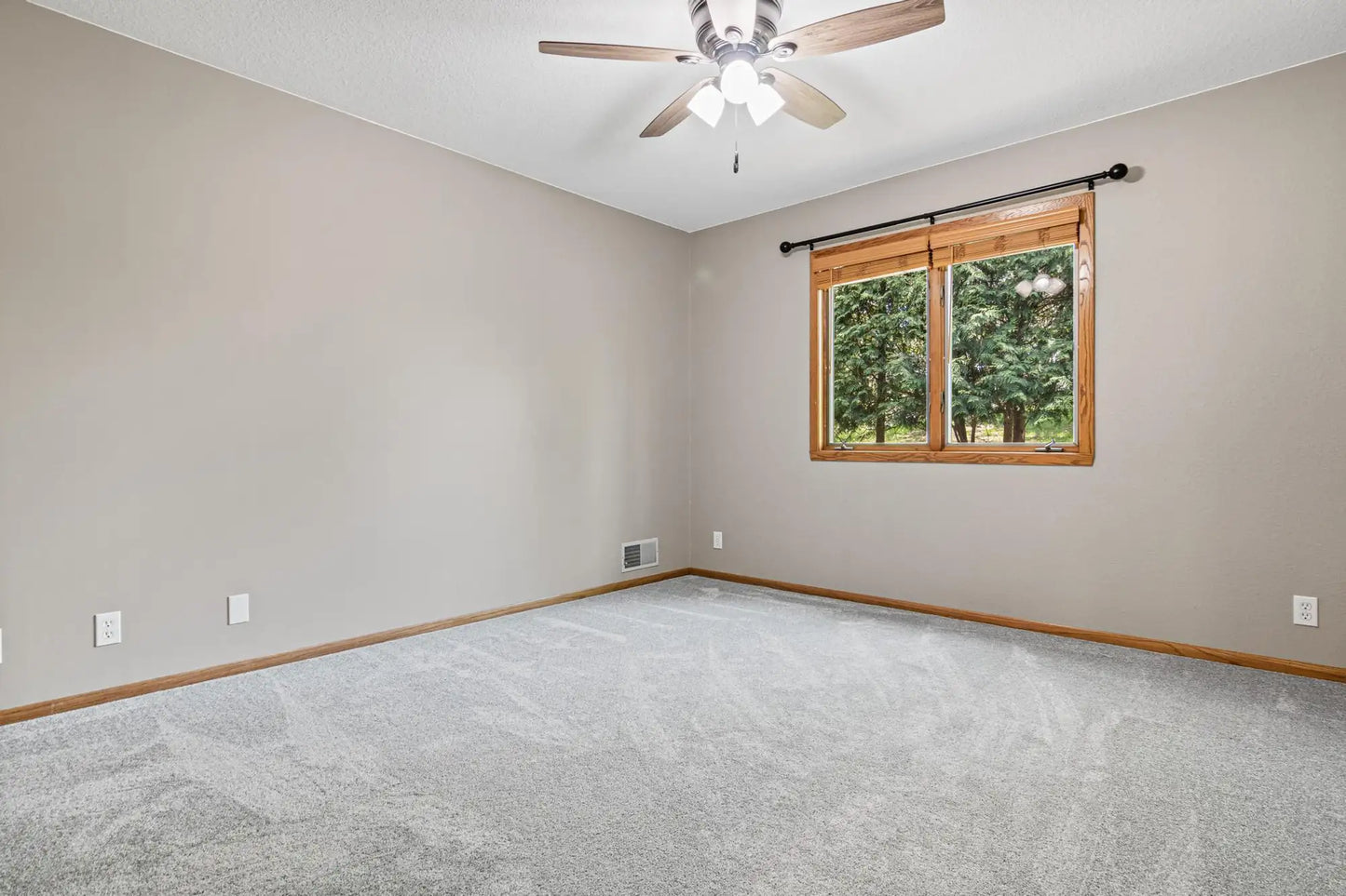 2316 Carver Avenue, Maplewood, MN 55119