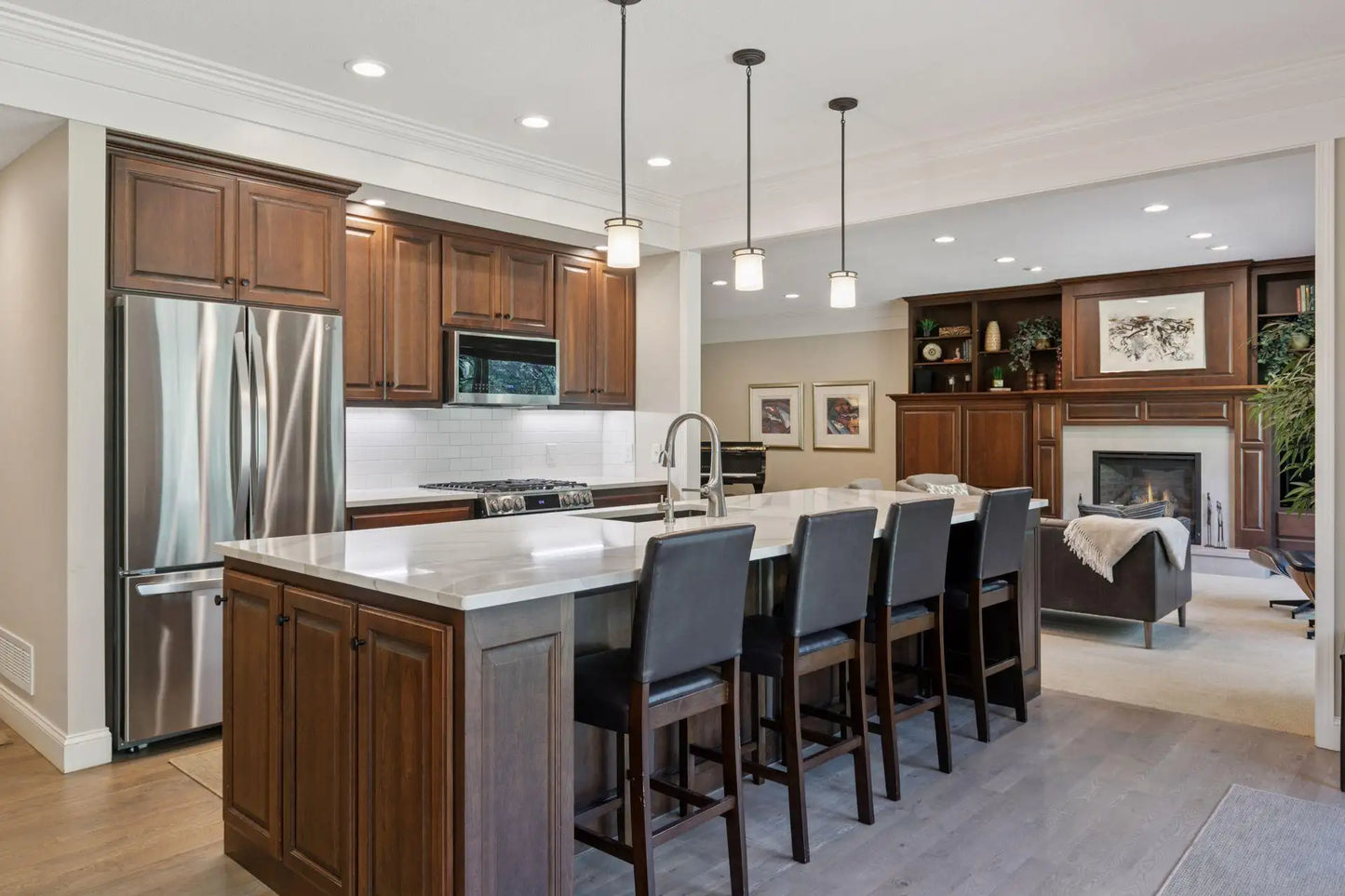 1182 Lexington Ridge Court, Eagan, MN 55123