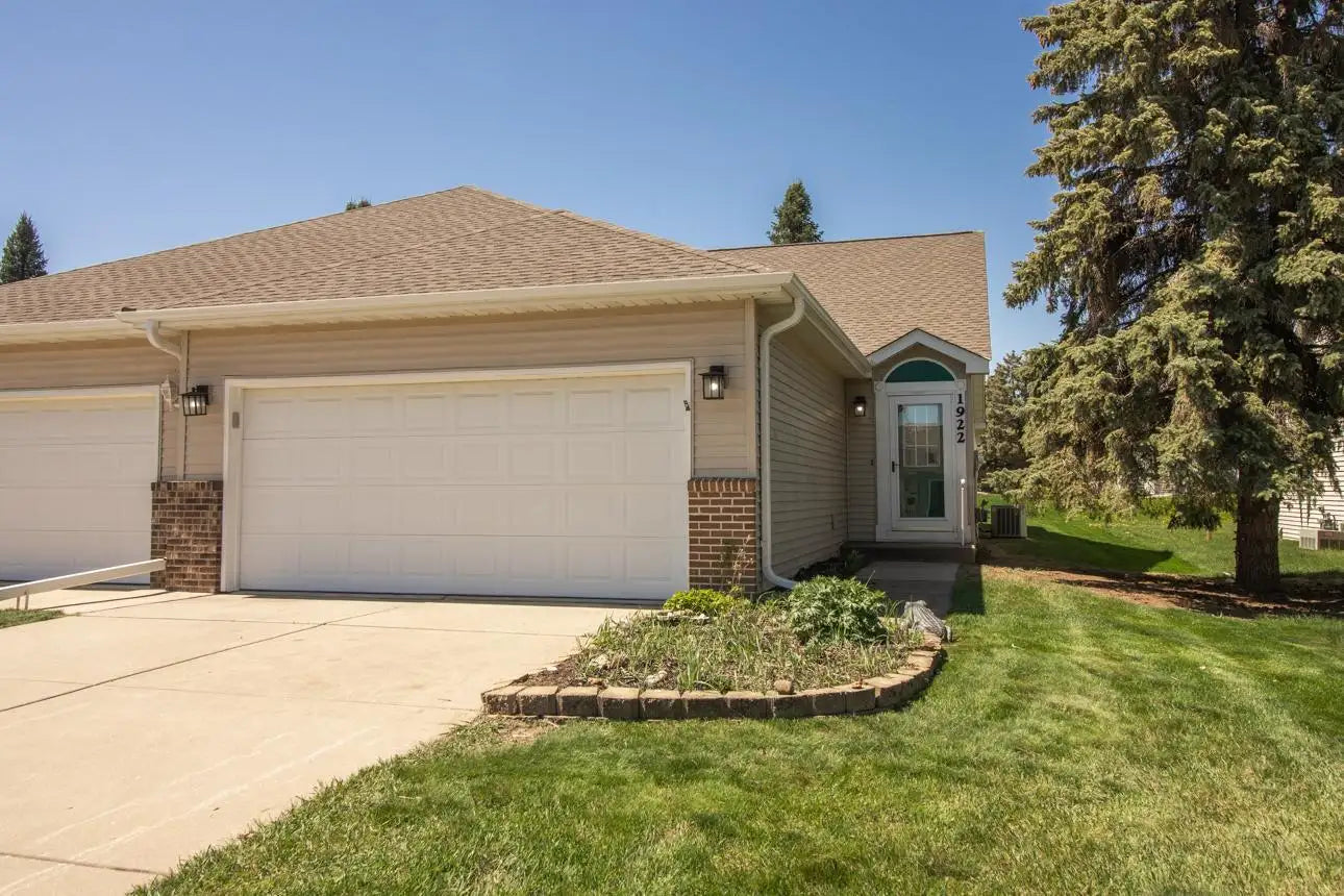 1922 Eastridge Court, Stillwater, MN 55082