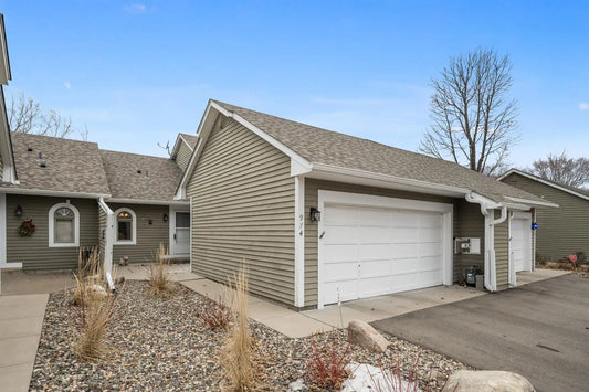 974 Winterberry Drive, Woodbury, MN 55125