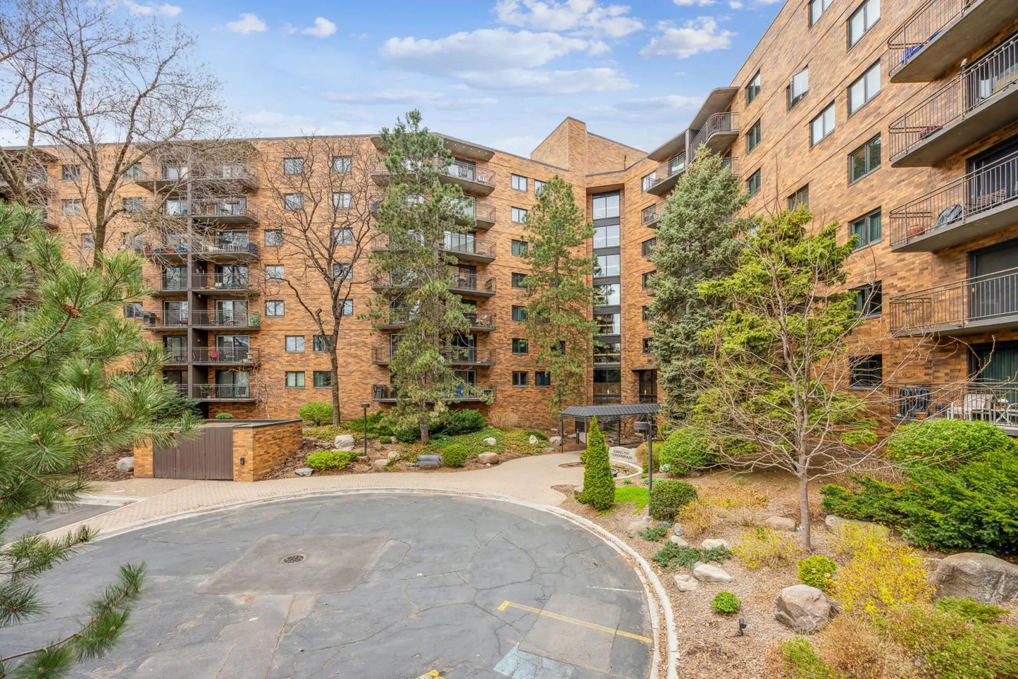 210 Grant Street, Minneapolis, MN 55403