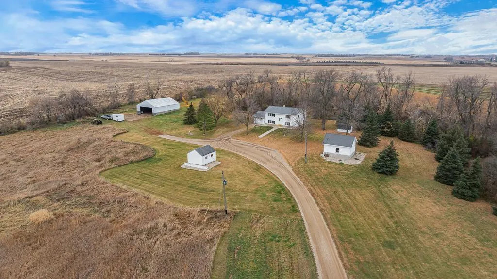 2159 County Highway 7 , Arco, MN 56113