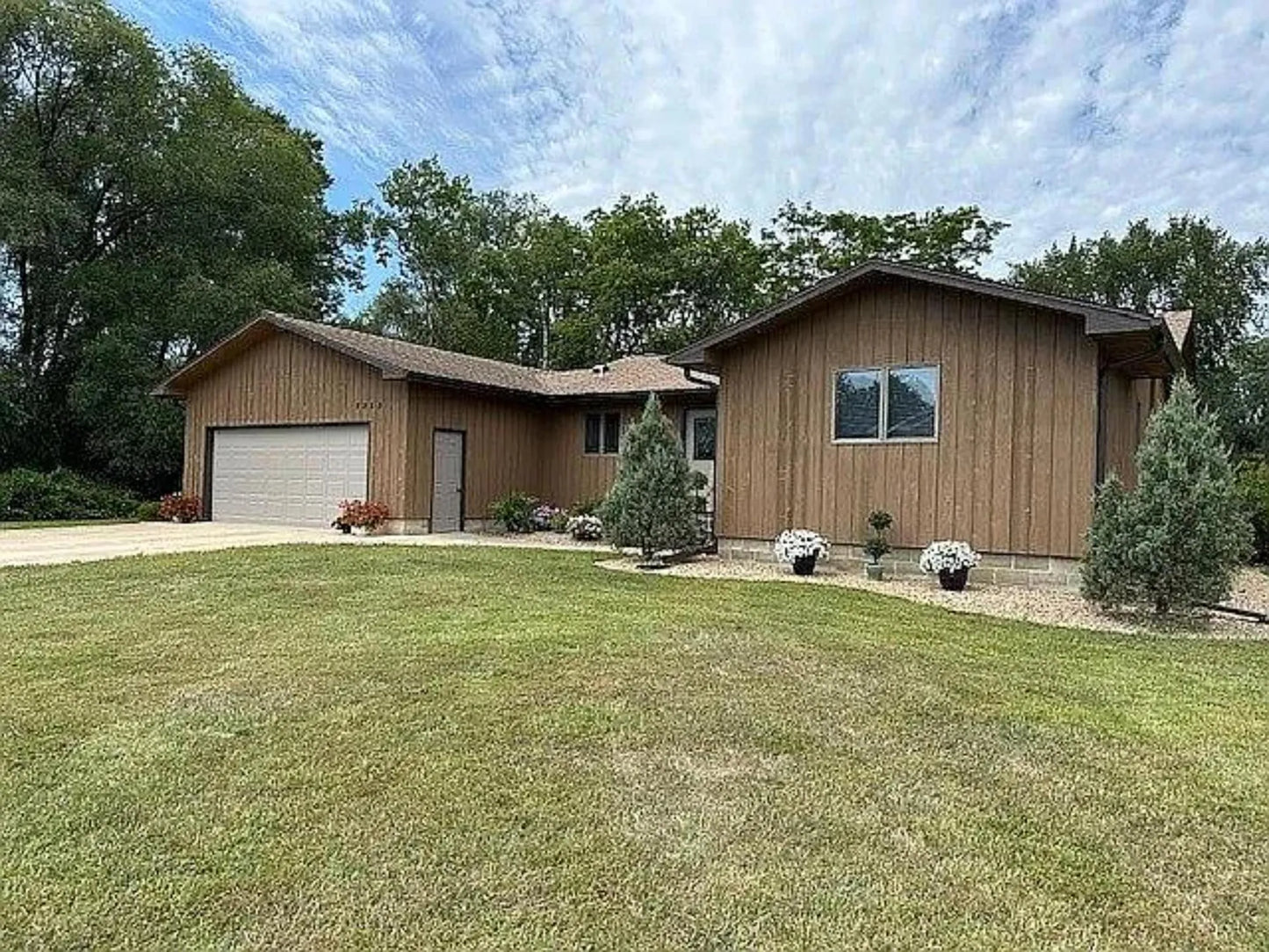 2255 Cedar Park Court, Rochester, MN 55904