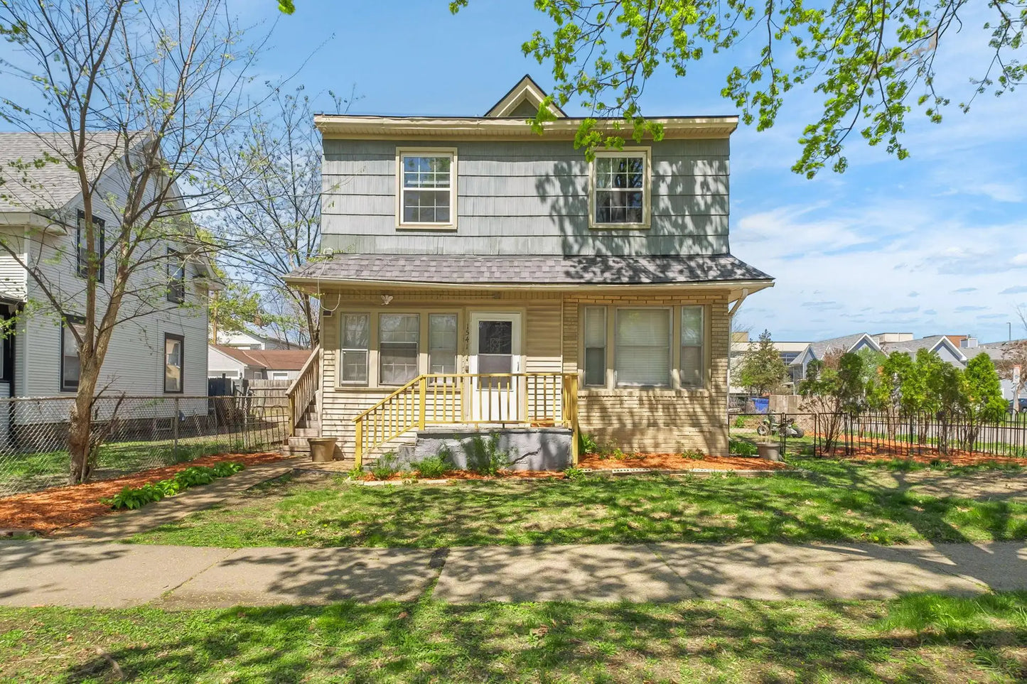 1541 Charles Avenue, Saint Paul, MN 55104