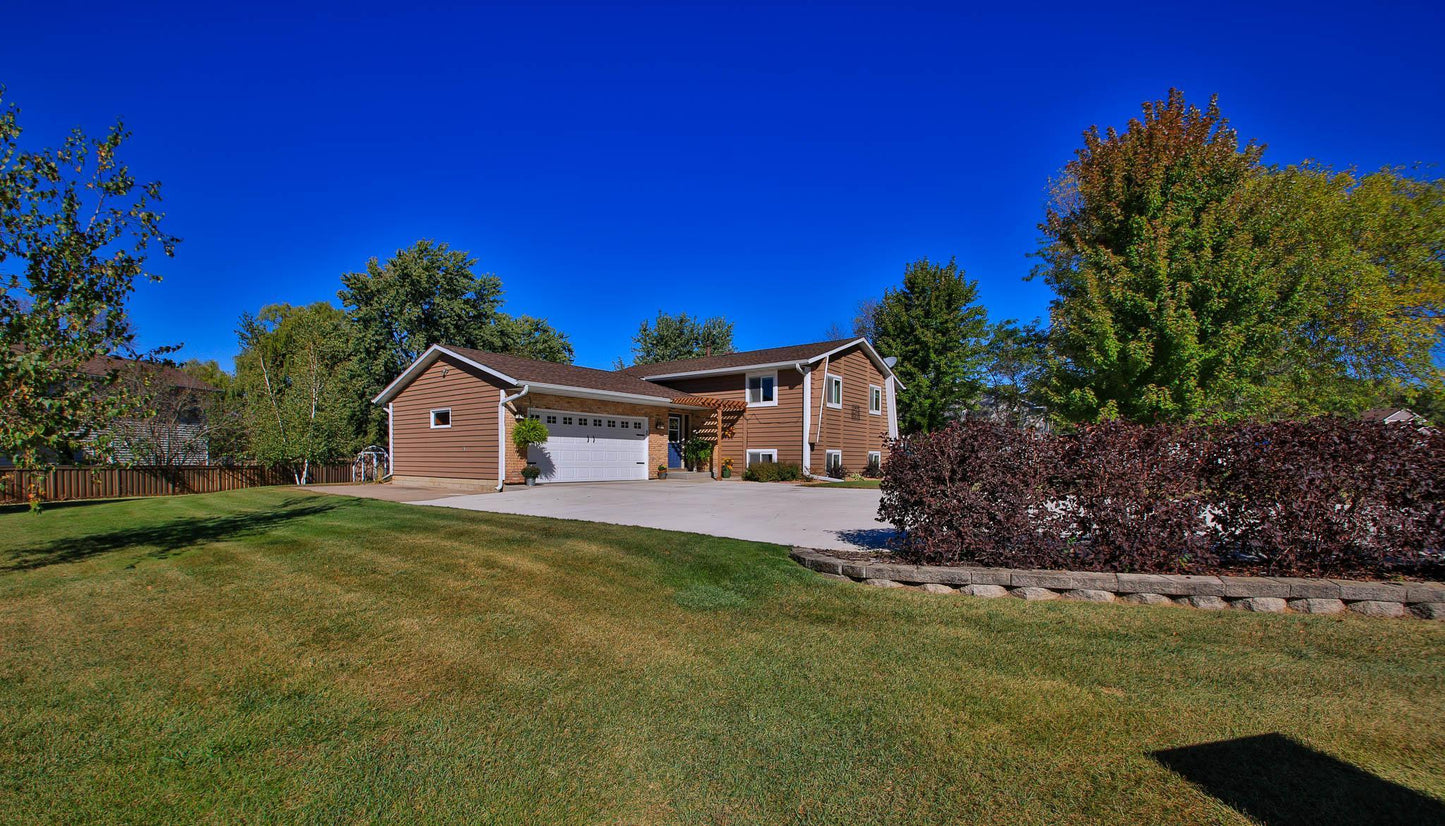 6657 Cedar Hills Drive, Cannon Falls, MN 55009