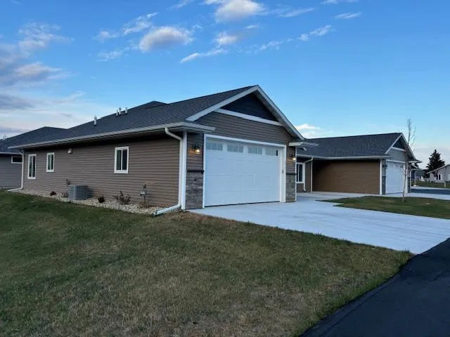 674 Voyager Drive, Alexandria, MN 56308