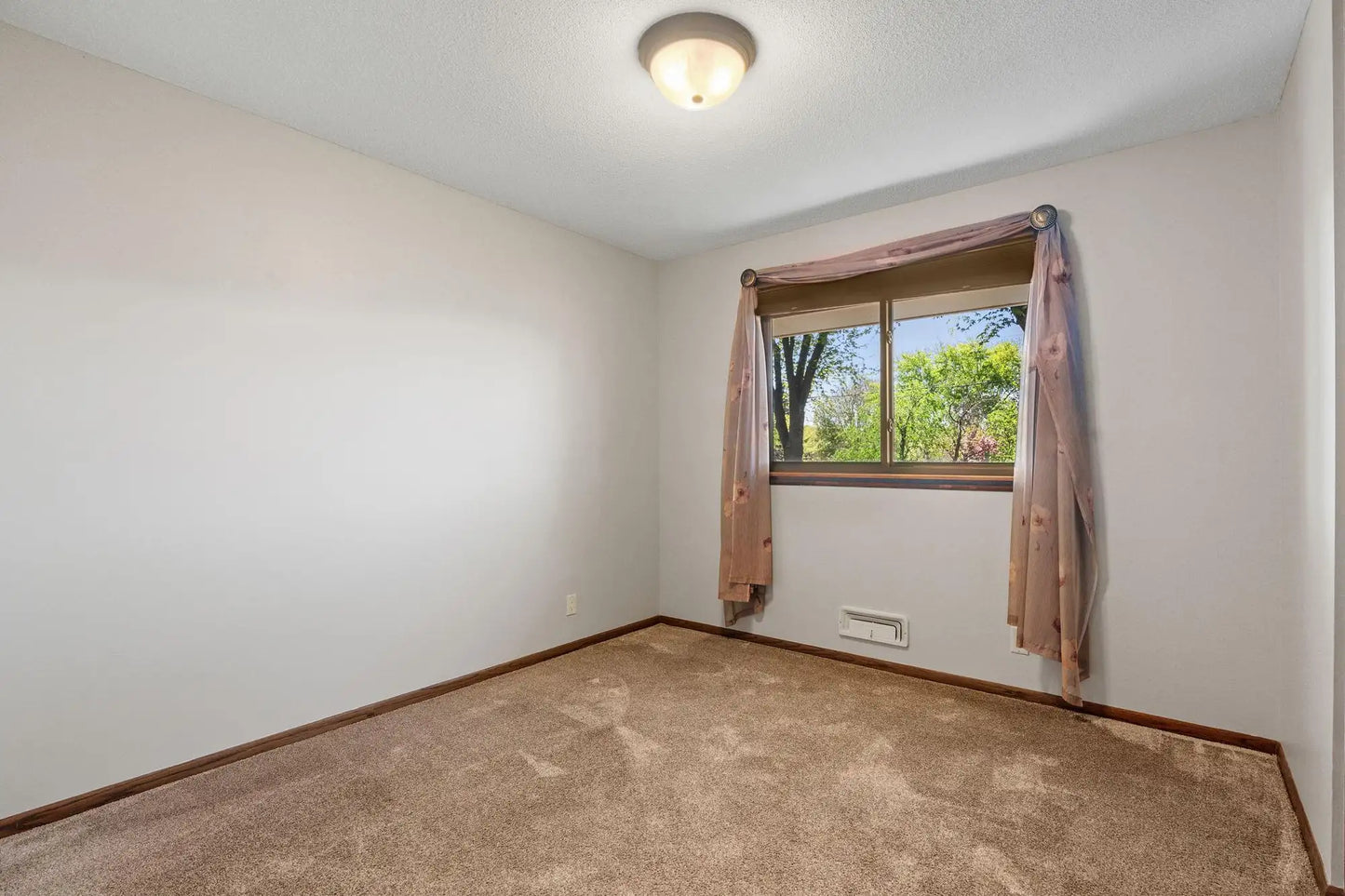 13621 Fairlawn Avenue, Apple Valley, MN 55124