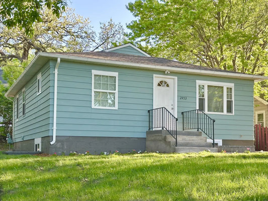 2453 Larpenteur Avenue, Lauderdale, MN 55113