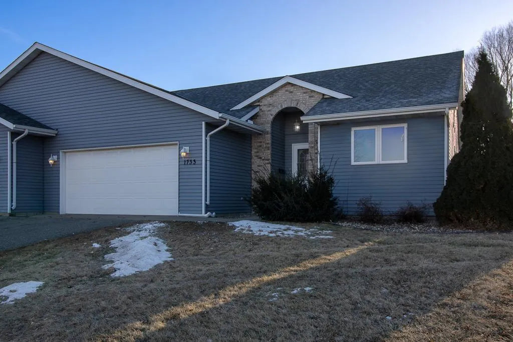 1733 Bassett Drive, Mankato, MN 56001