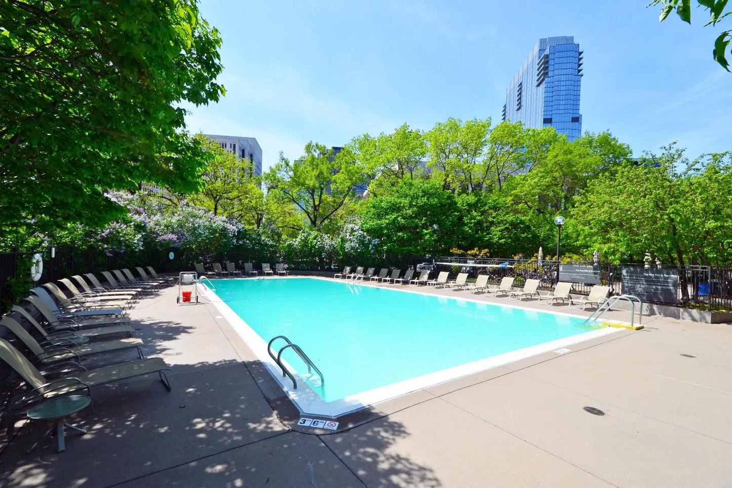 15 1st Street, Minneapolis, MN 55401