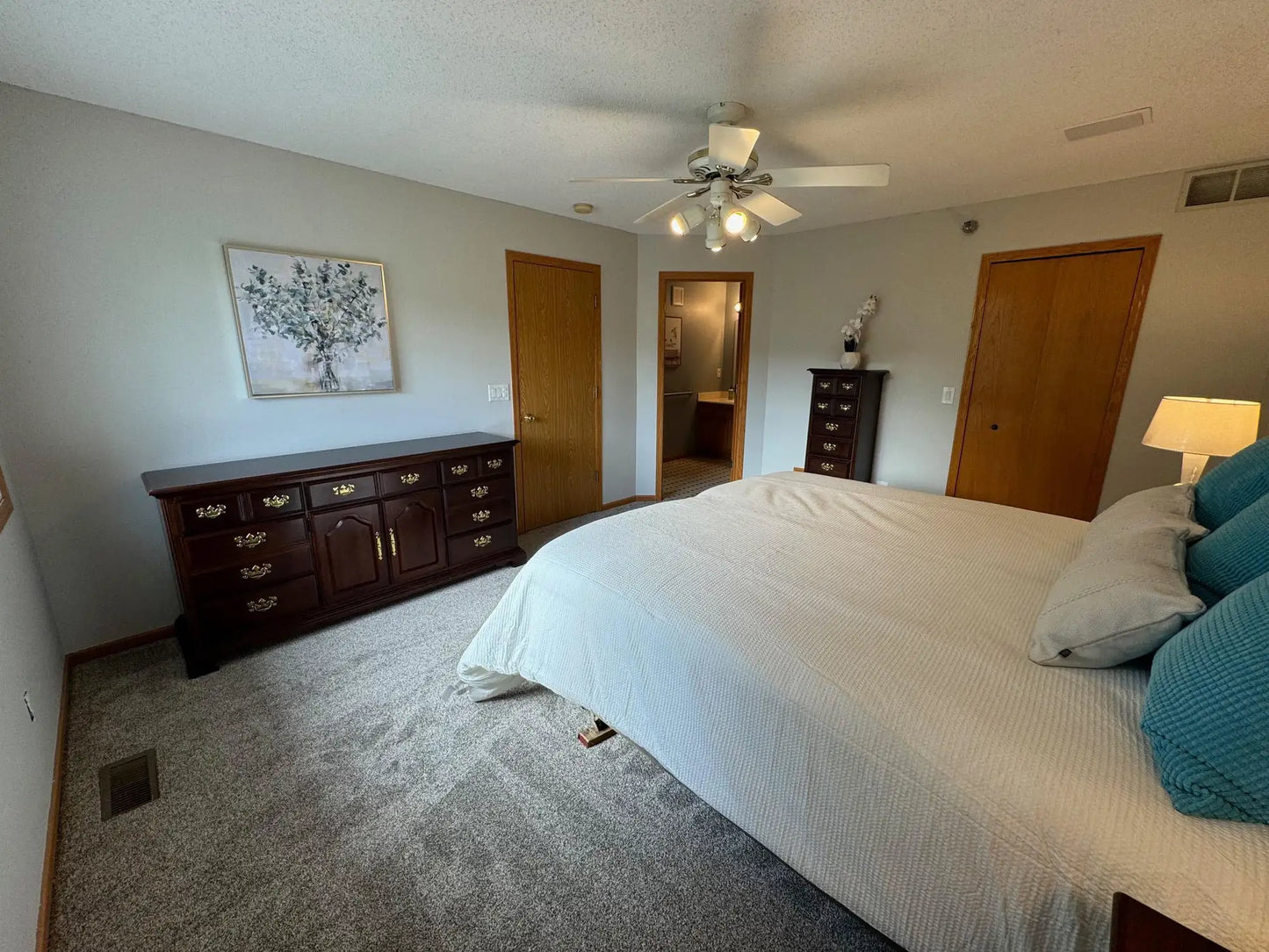 17908 Cobblestone Way, Eden Prairie, MN 55347