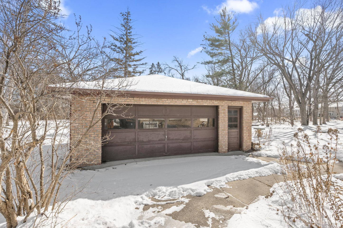 1633 Old Shakopee Road, Bloomington, MN 55425