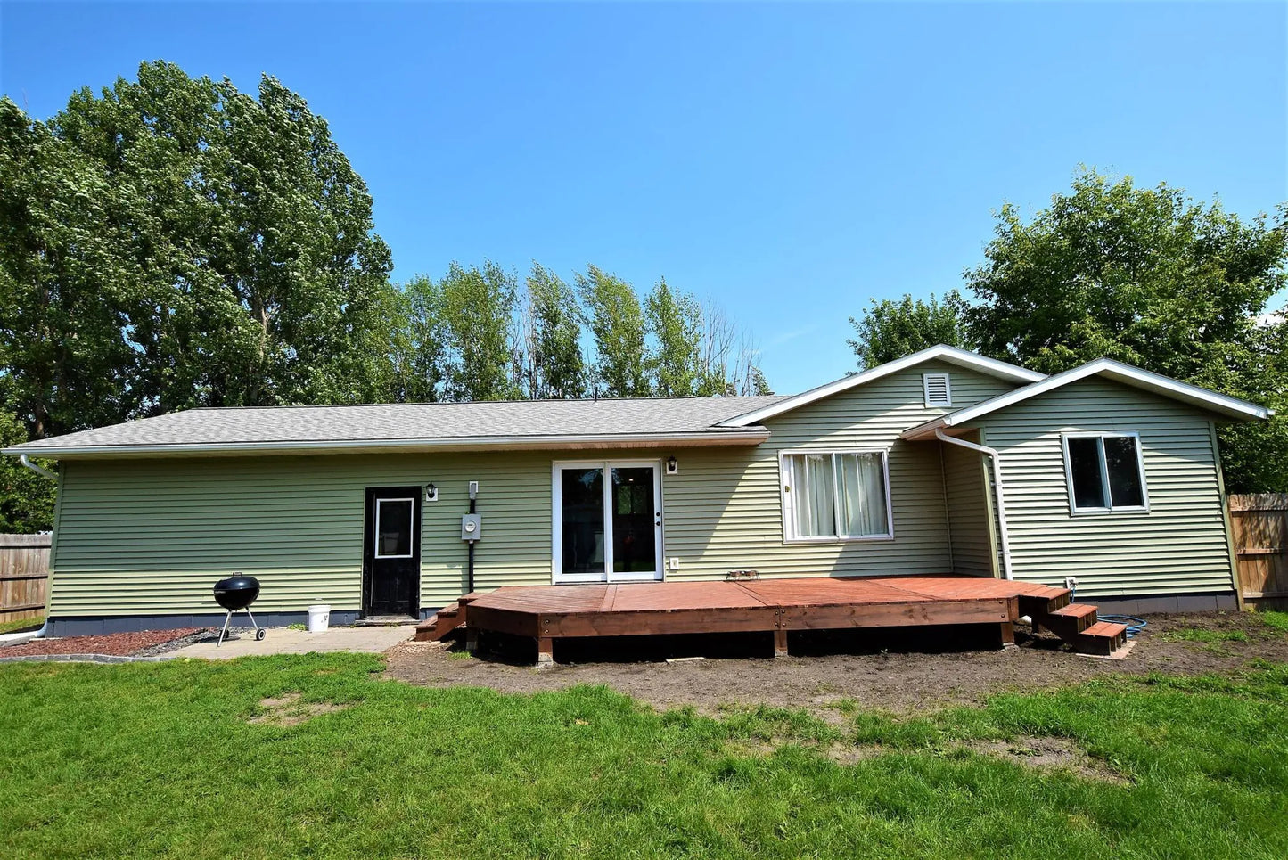 313 10th Avenue, Roseau, MN 56751