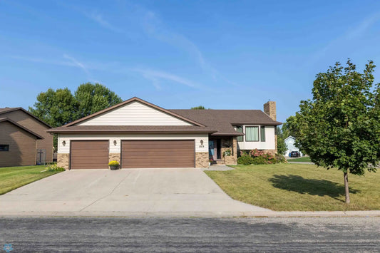 2819 30th Street, Moorhead, MN 56560