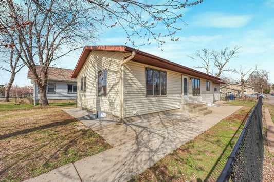816 32nd Avenue, Saint Cloud, MN 56303