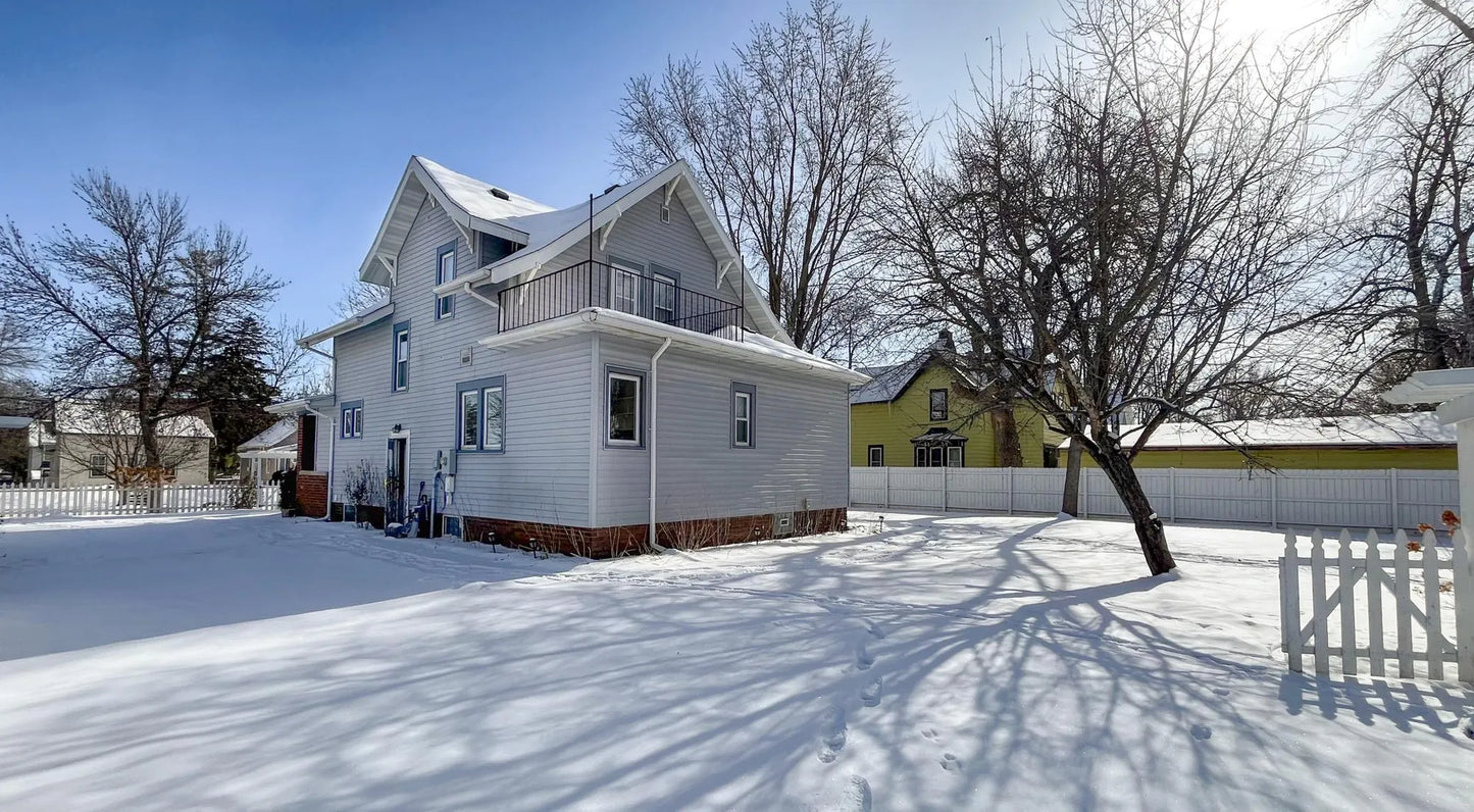 406 11th Street, Willmar, MN 56201