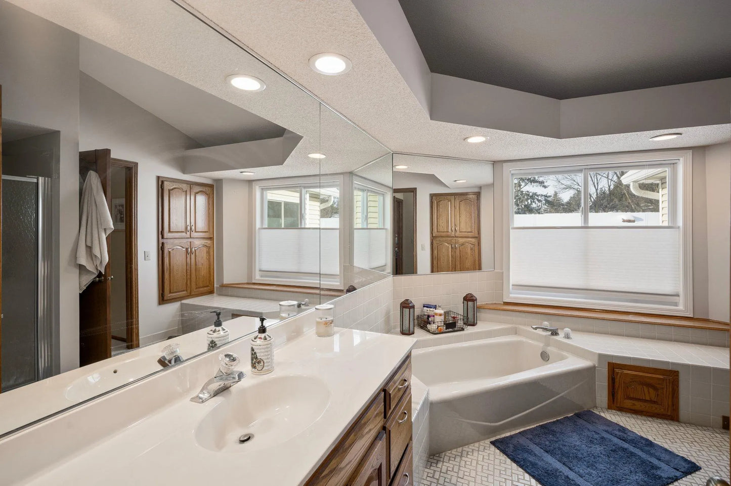 997 Hill Court, Shoreview, MN 55126