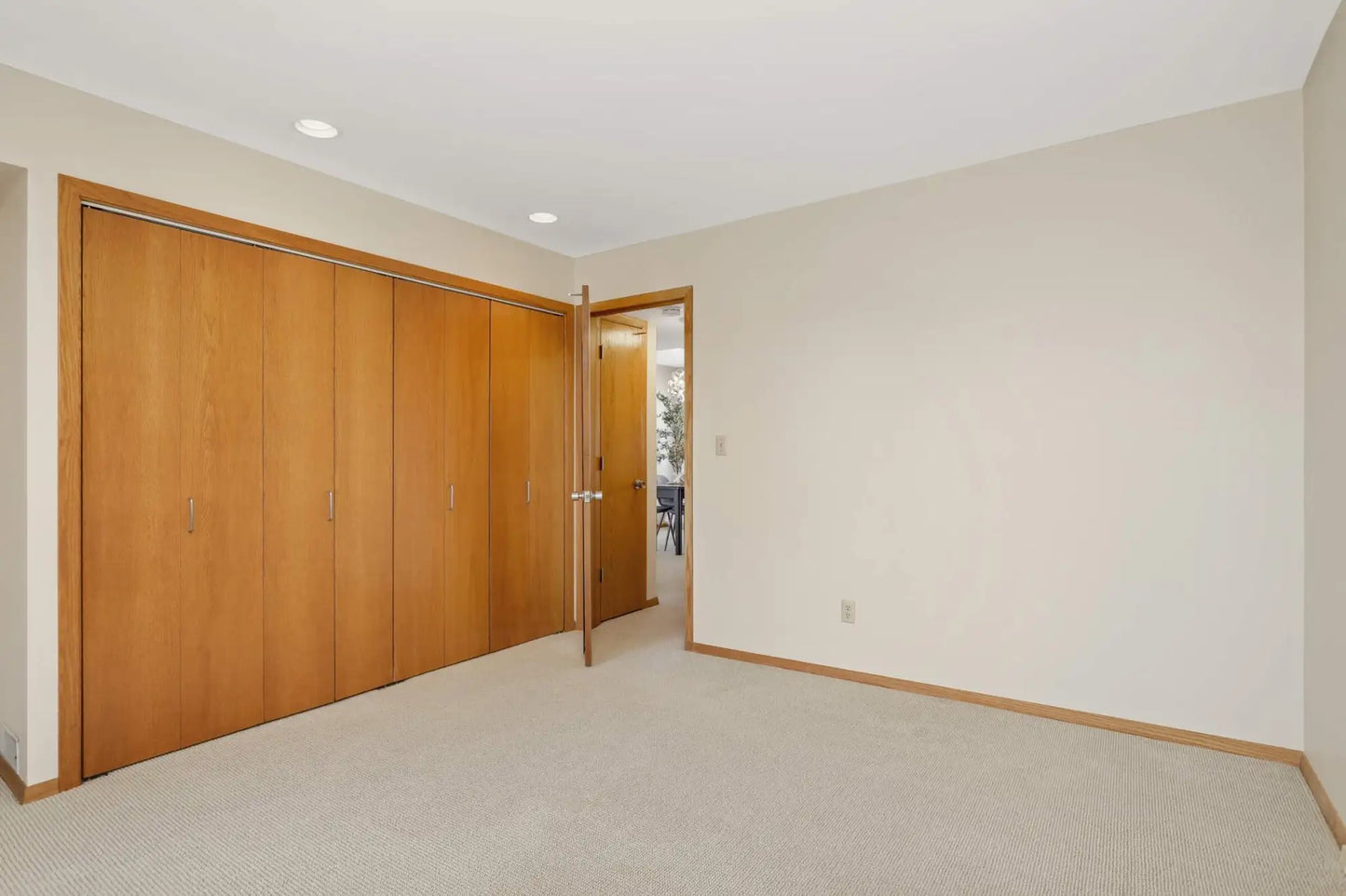 1261 Cleveland Avenue, Saint Paul, MN 55108