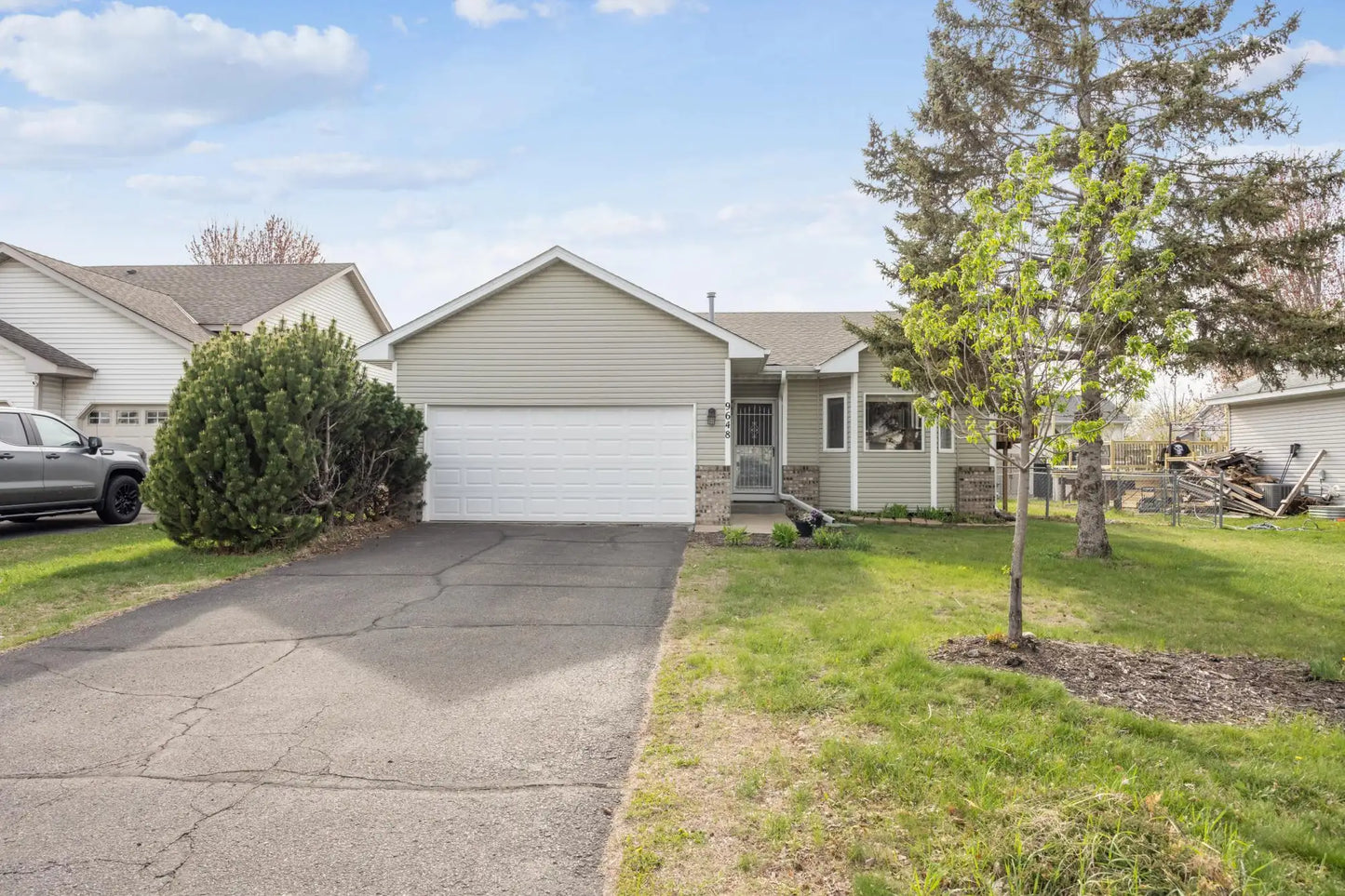 9648 Hallmark Avenue, Cottage Grove, MN 55016