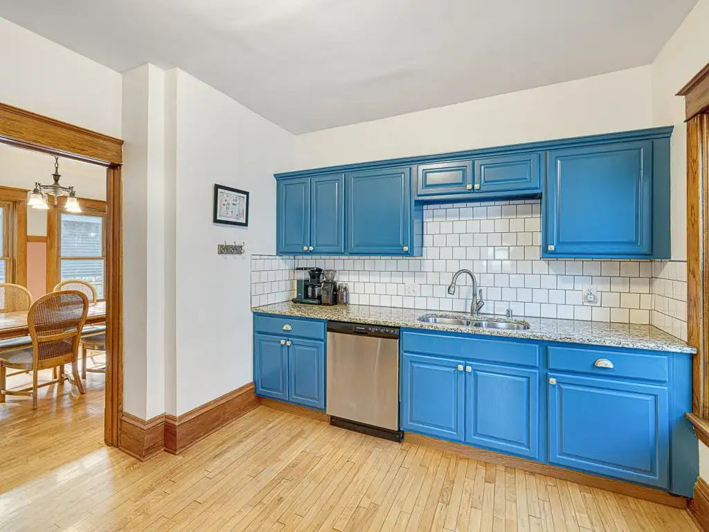 1183 Thomas Avenue, Saint Paul, MN 55104