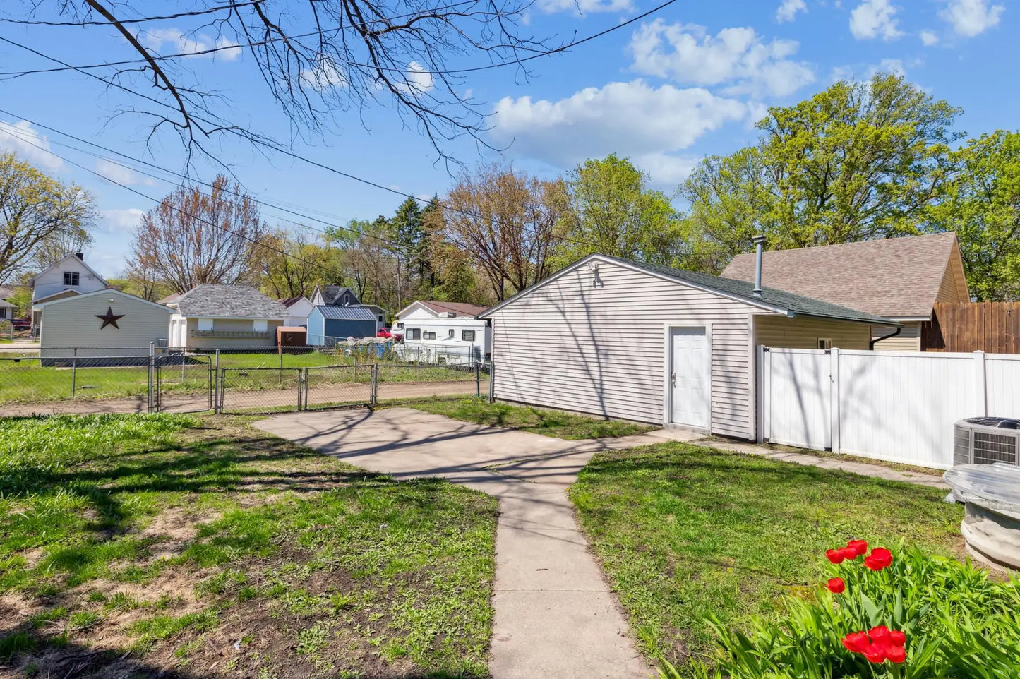 1061 Oxford Street, Saint Paul, MN 55103