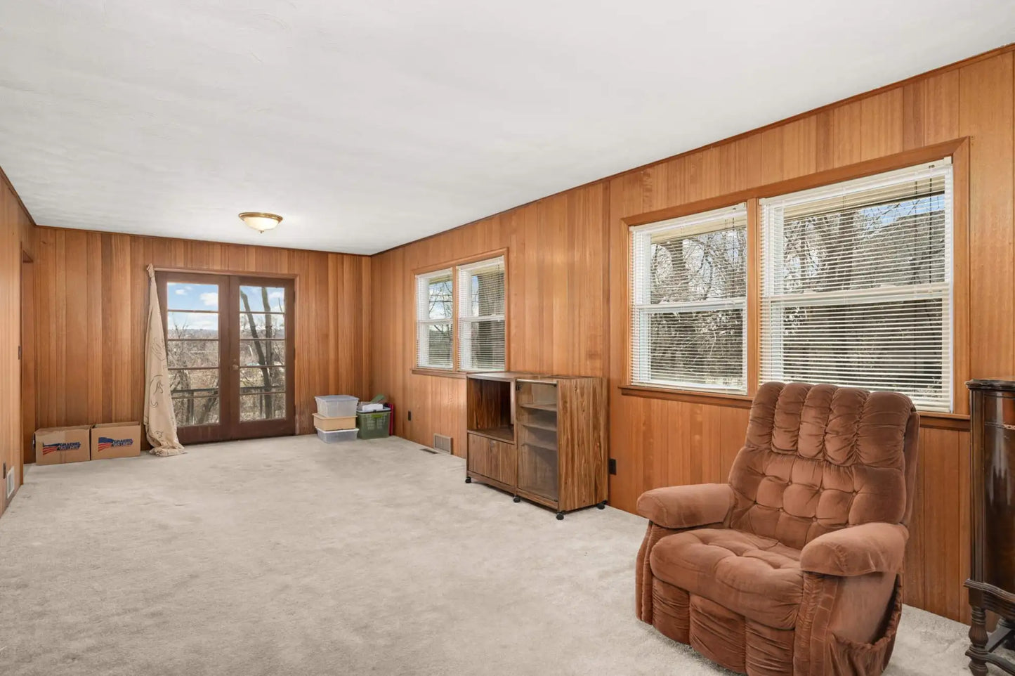 576 Lexington Parkway , Saint Paul, MN 55116