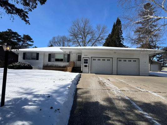 1001 Miller Avenue, Litchfield, MN 55355