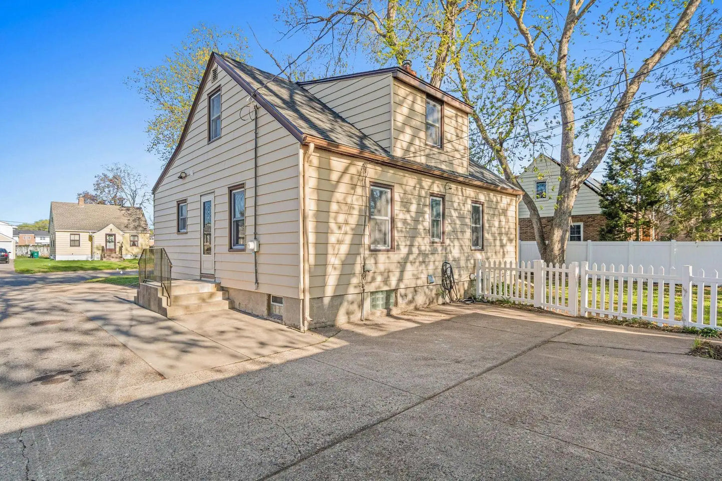 8102 13th Avenue, Bloomington, MN 55425
