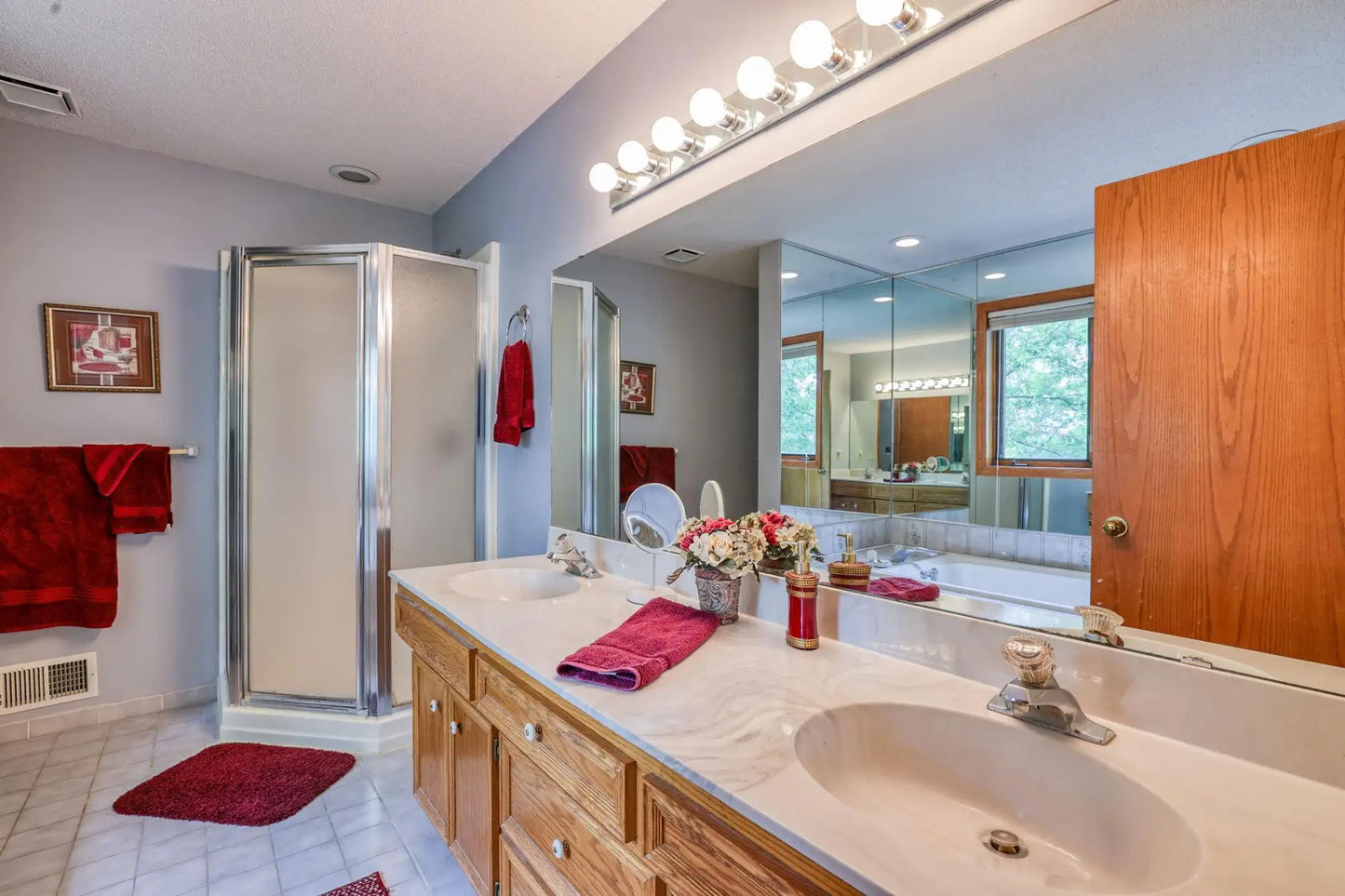 15813 Garden View Drive, Apple Valley, MN 55124