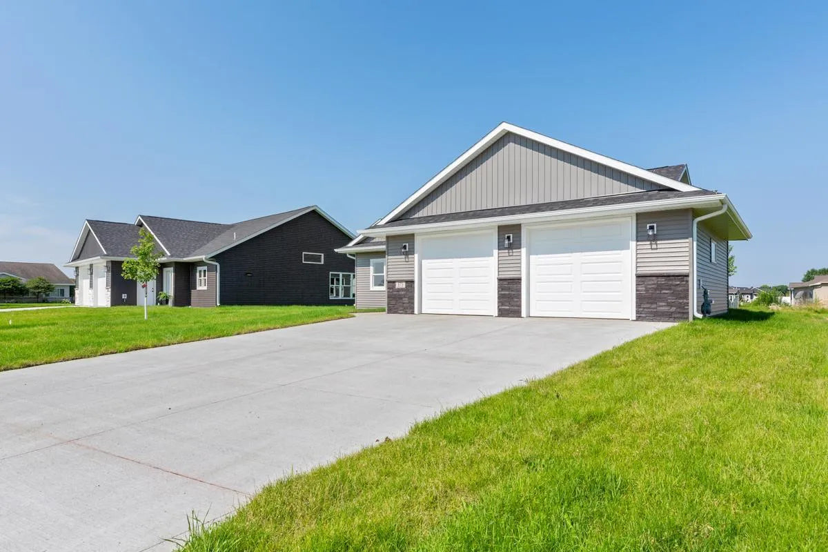 873 Escalade Lane, Owatonna, MN 55060