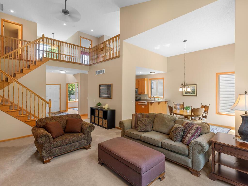 10563 Spyglass Drive, Eden Prairie, MN 55347