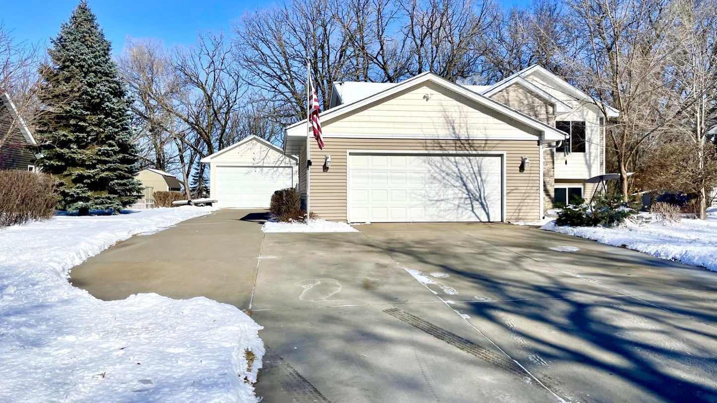 139 Hiawatha Avenue, Big Lake, MN 55309