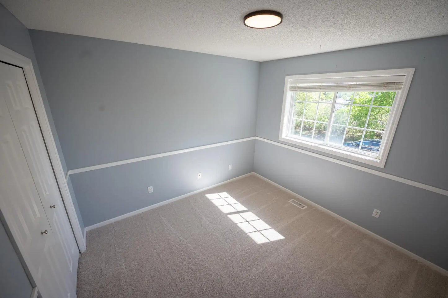 10100 Bridgehill Terrace, Eden Prairie, MN 55347