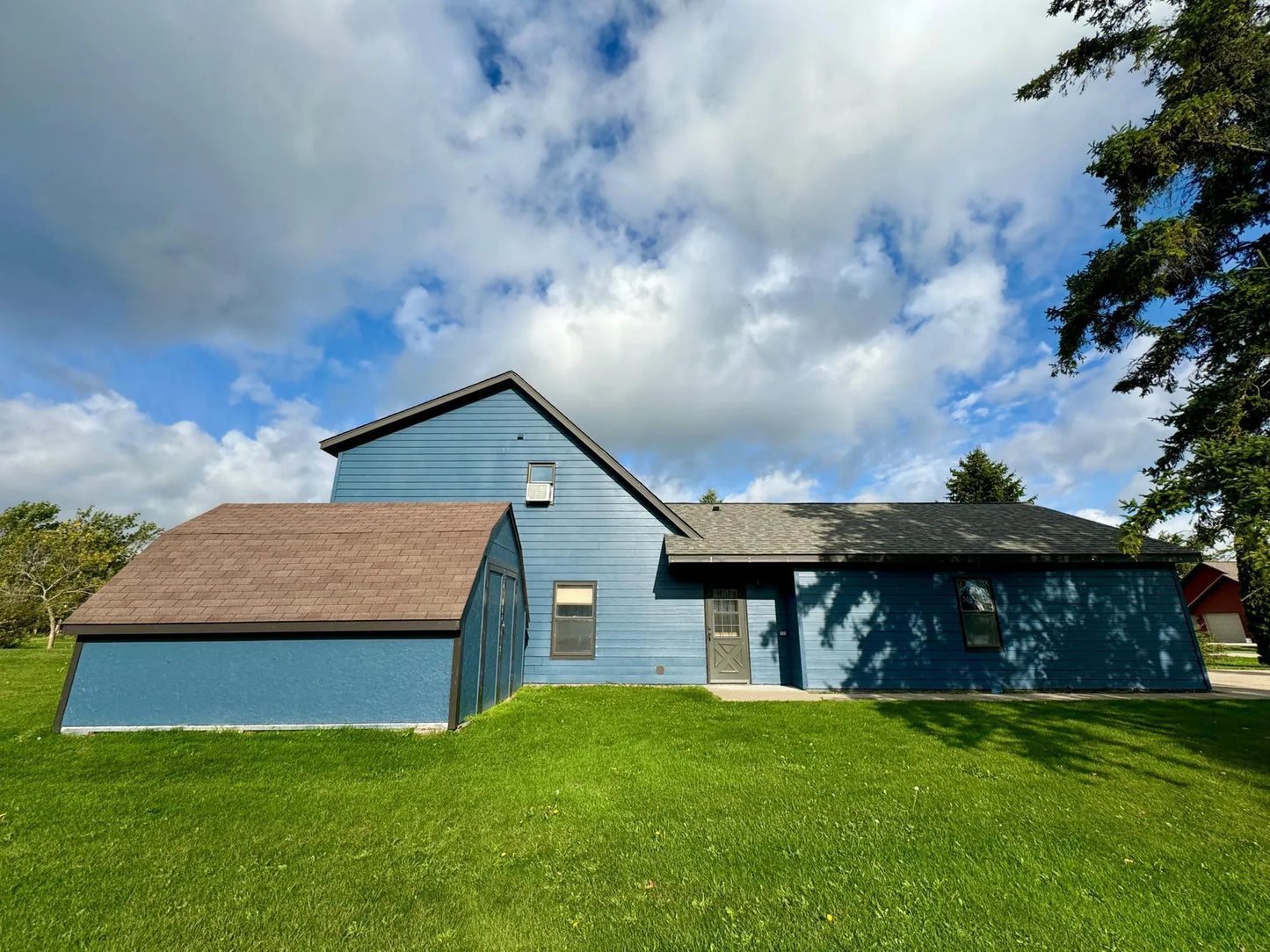 231 Oak Road, Warroad, MN 56763