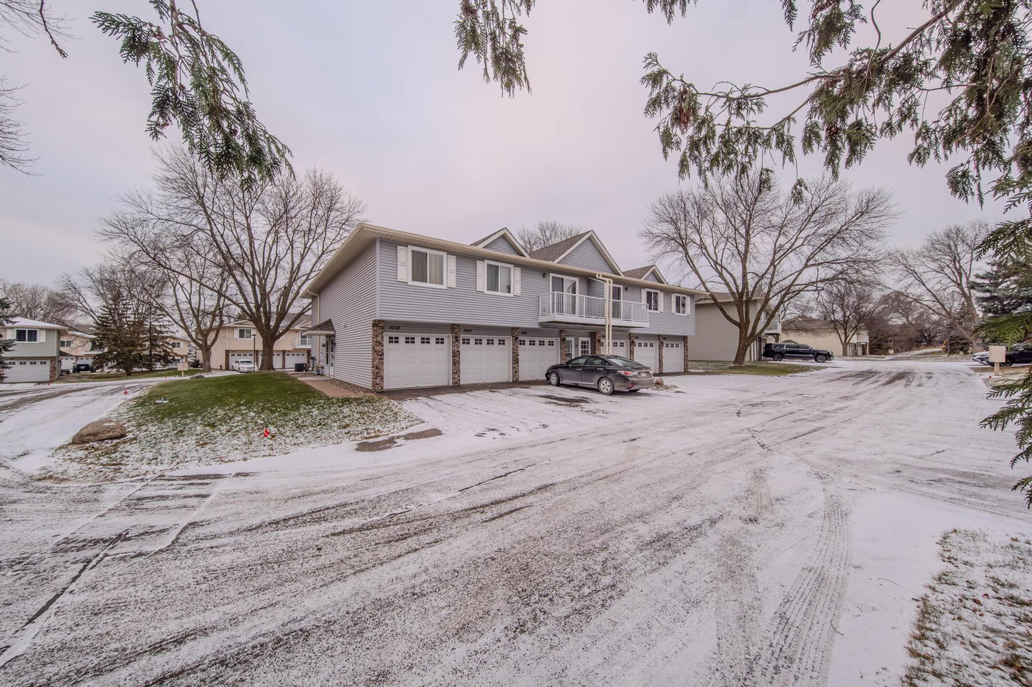 1040 Pond View Court, Vadnais Heights, MN 55127