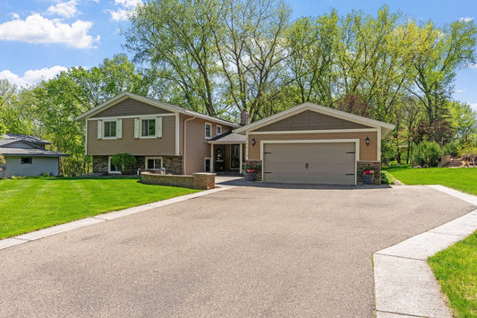 16520 Lake Ridge Drive, Maple Grove, MN 55311