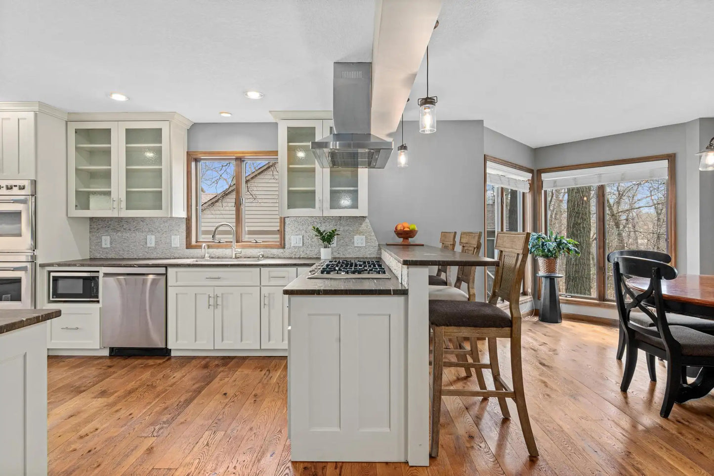 130 Wildwood Bay Drive, Mahtomedi, MN 55115