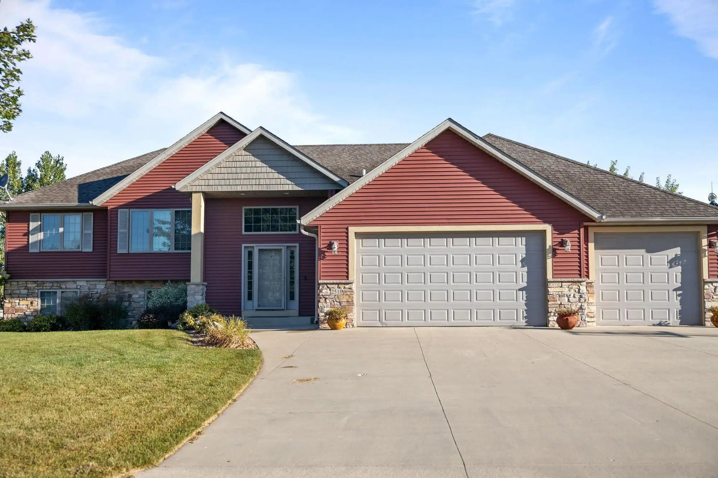 2510 Fox Hollow Lane, Owatonna, MN 55060