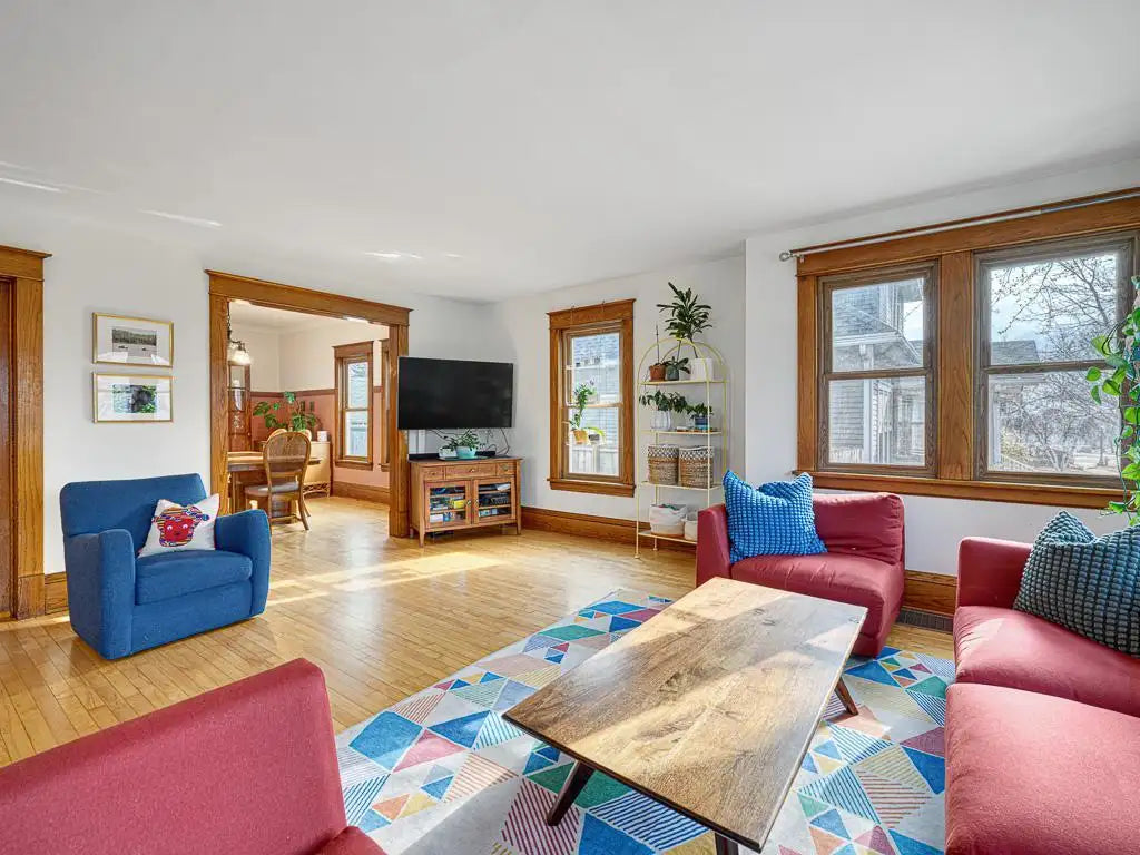 1183 Thomas Avenue, Saint Paul, MN 55104