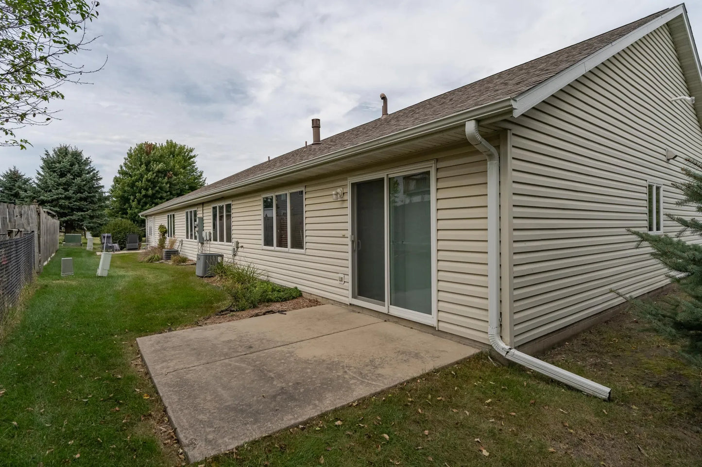 600 15 1/2 Avenue, Kasson, MN 55944