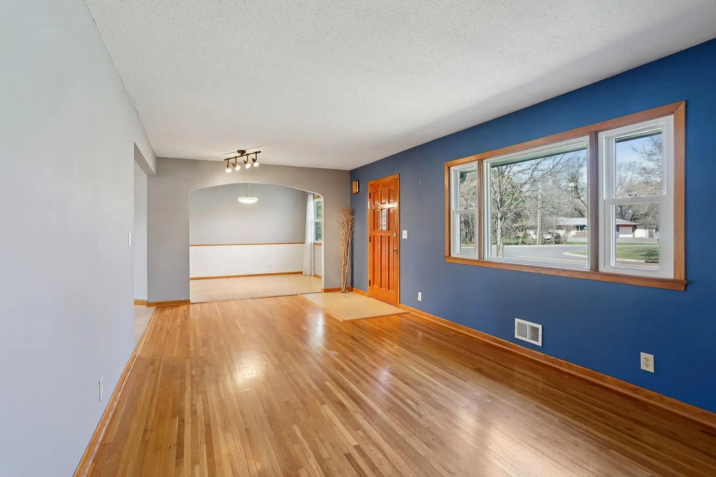 8249 River Road, Brooklyn Park, MN 55444