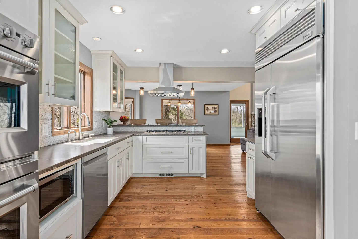 130 Wildwood Bay Drive, Mahtomedi, MN 55115